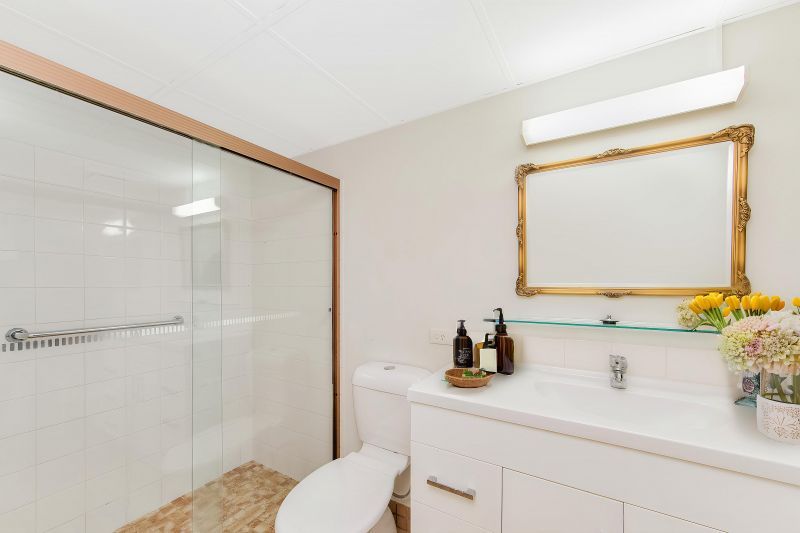 Ground Floor Spacious Unit!