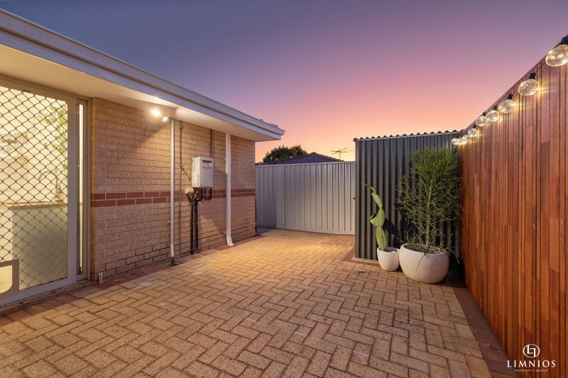 Standalone street front villa