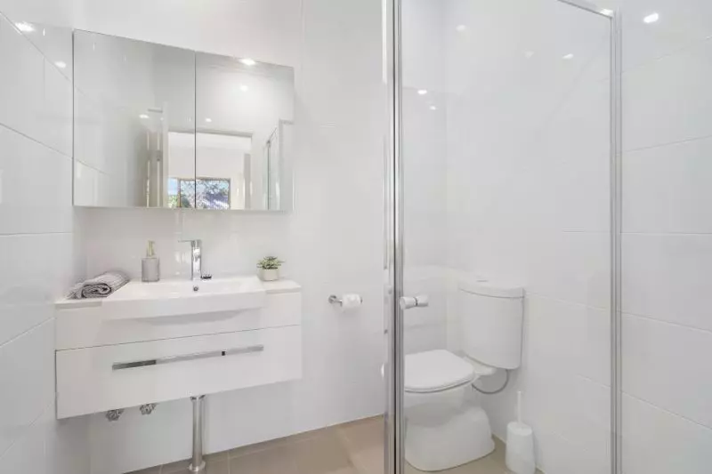 One bedroom apartment with services - Under refurbishment