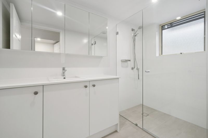 Contemporary 3-bedroom surrounded by bushland