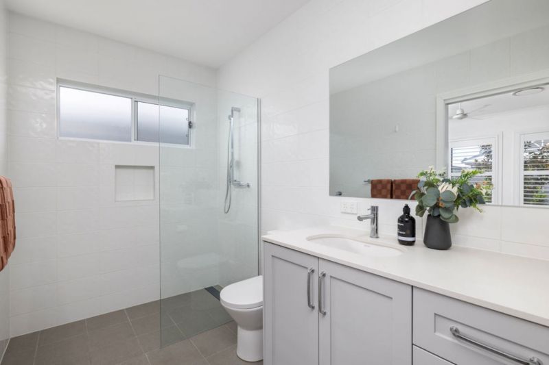 Elegant Modern Living in a Peaceful Location