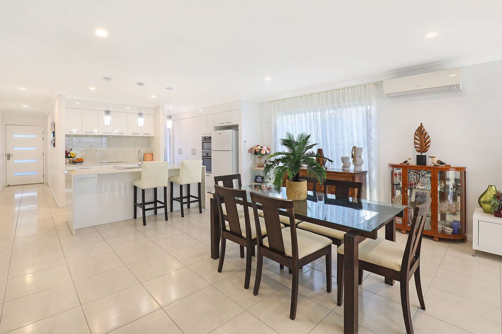 Contemporary Comfort Meets Effortless Living!