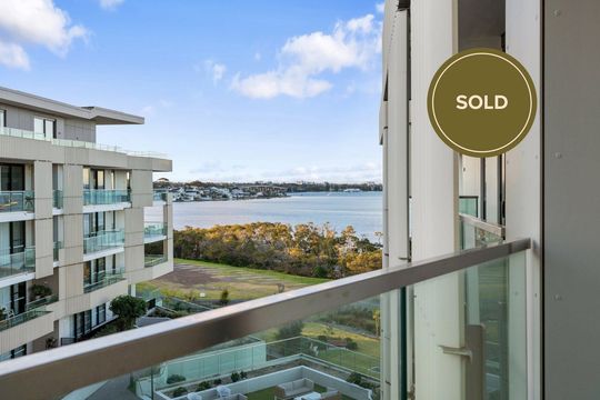 Welcoming Two-Bedroom Apartment with Dual Balcony Access