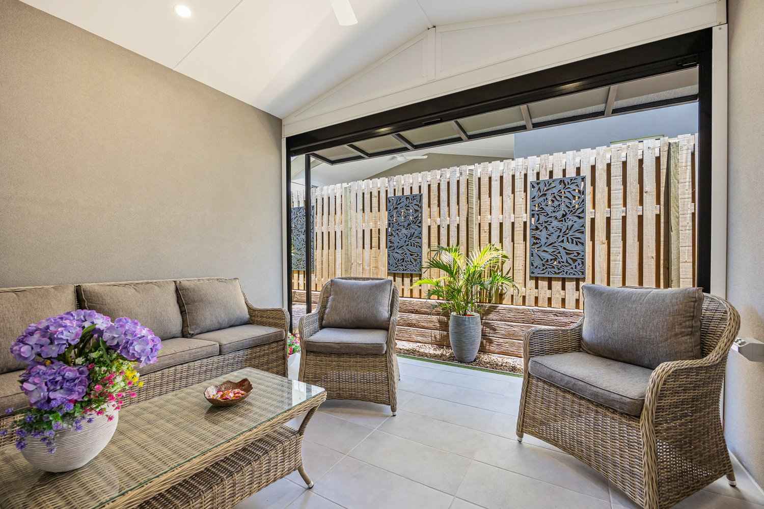 Simplicity, Comfort & Modern Alfresco Living