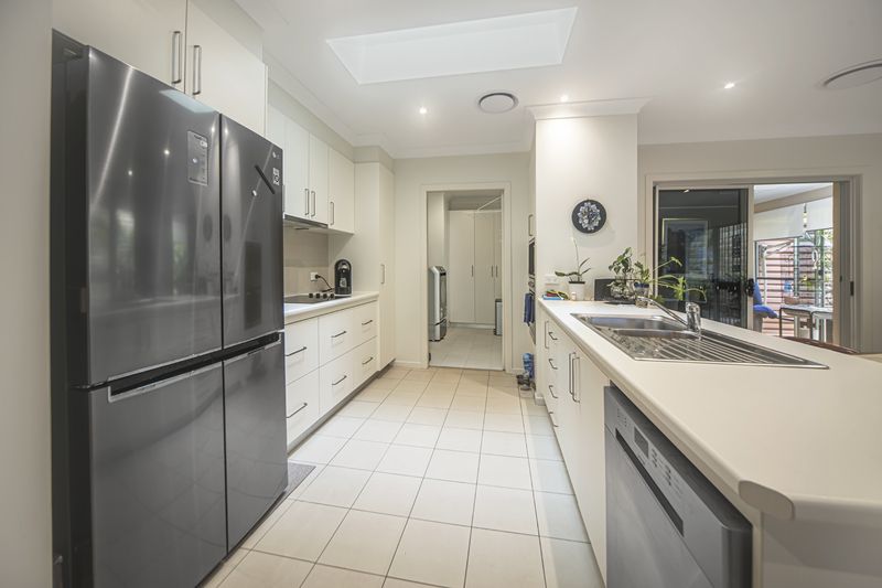 Private and Cosy Villa with Spacious Fenced Yard