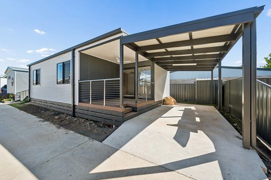 Over-55s Living with Carport, Covered Balcony & Full Kitchen 