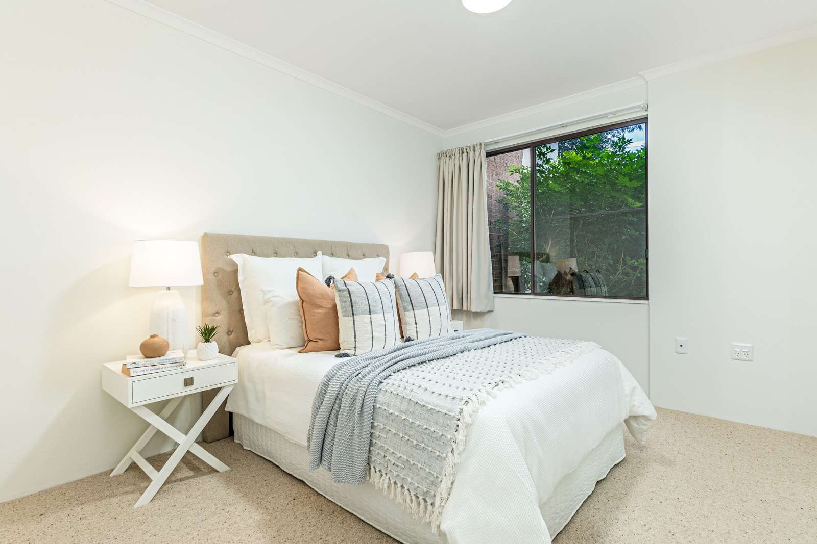 Priceless Garden Views - 1-bed