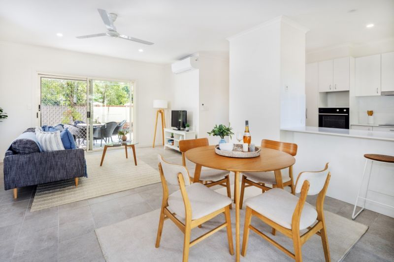 Charming two-bedroom unit close to amenities