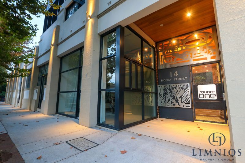 Warehouse Terrace Style Apartment With 3 Bedrooms Plus a Study!!