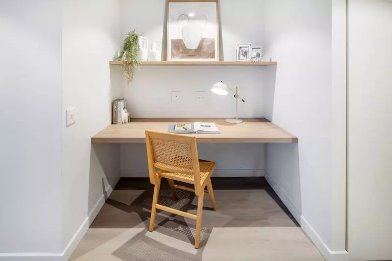 Spacious 2-bedroom apartment with private balcony & study nook