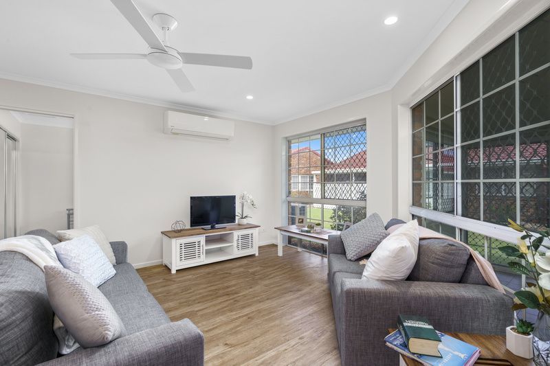 Affordable, Refurbished Villa With Bright Sunroom 