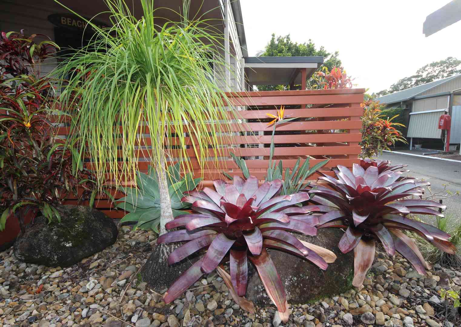 Large 2 Bedroom & 2 car space (small cars only)