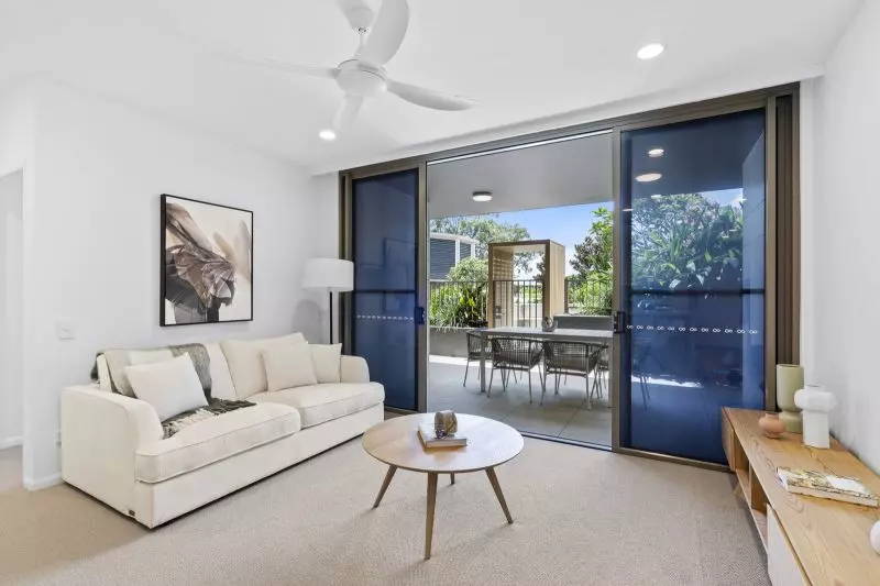 North-facing, ground-floor apartment with direct courtyard access and garden views