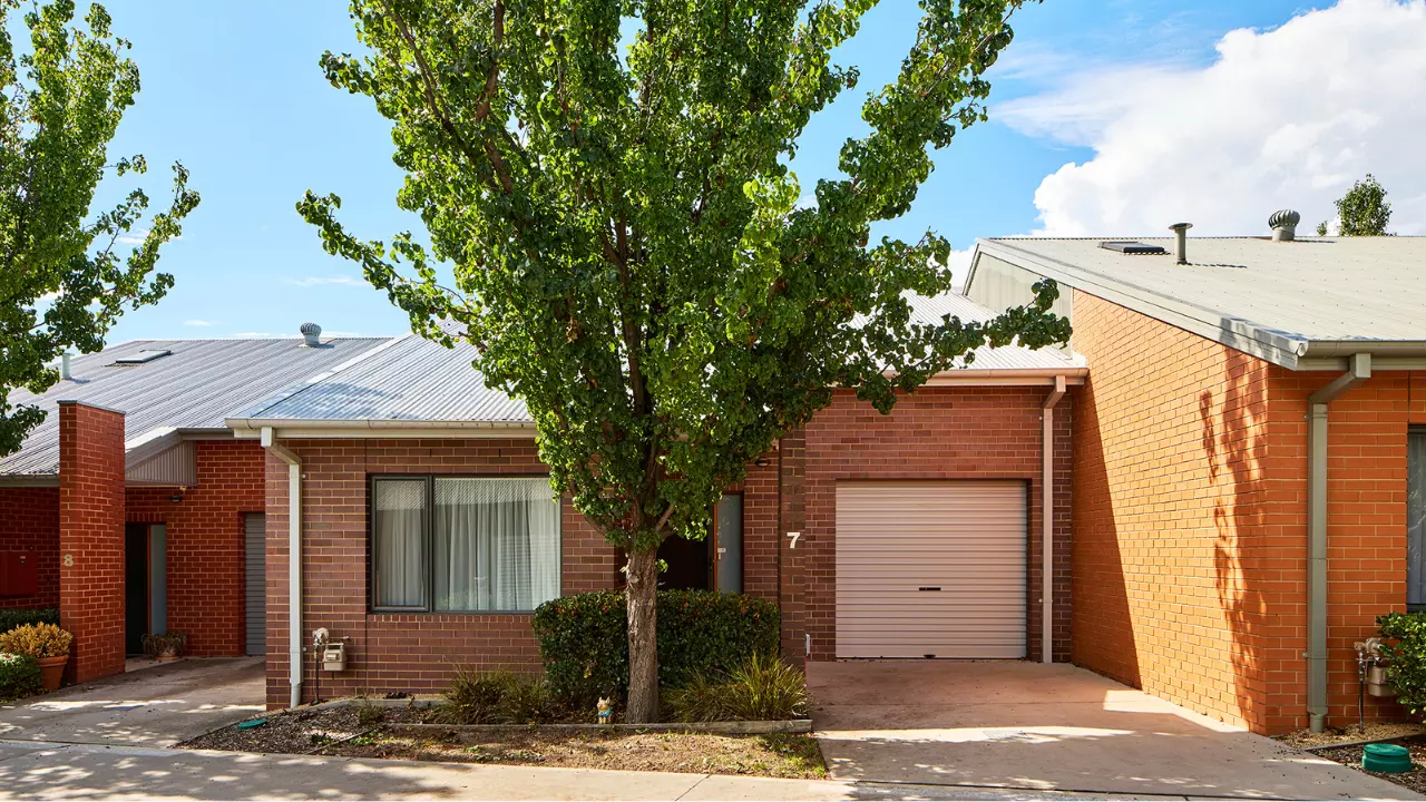 Peaceful retirement living close to beautiful parklands