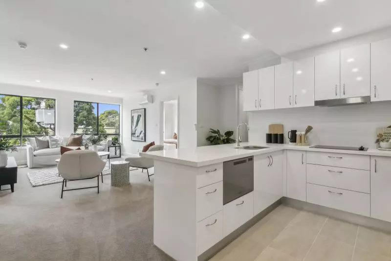 Large two-bedroom apartment on the third floor