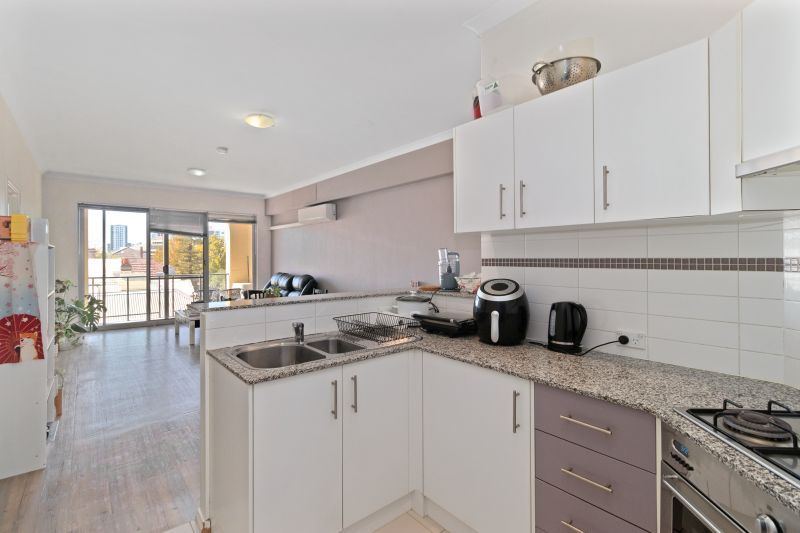 Central Living & Resort Style!