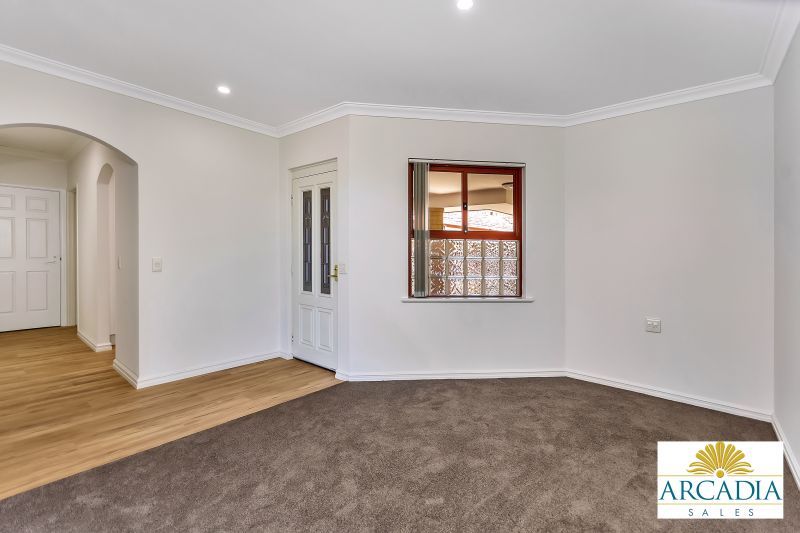 ARCADIA WATERS BICTON - This Apartment is Sure to Impress...