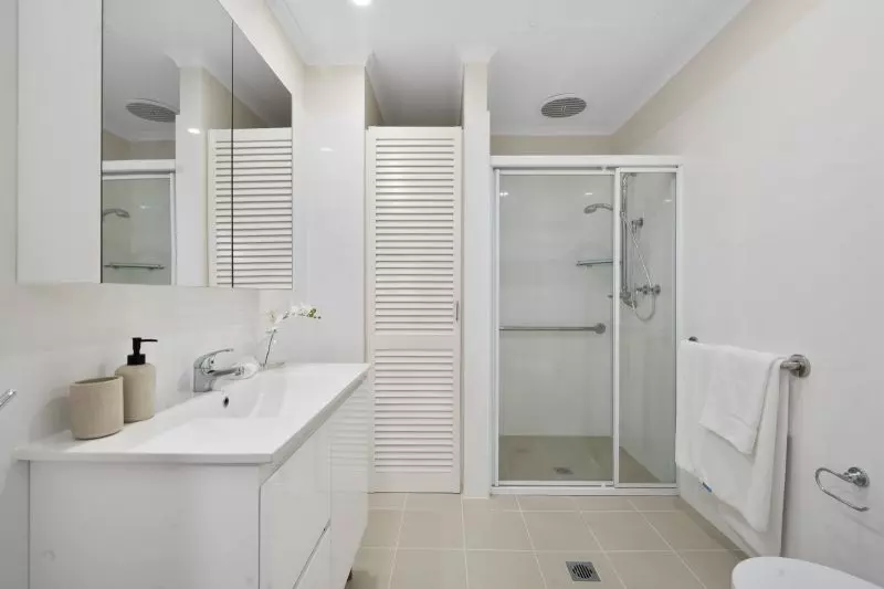 Sunny one-bedroom apartment