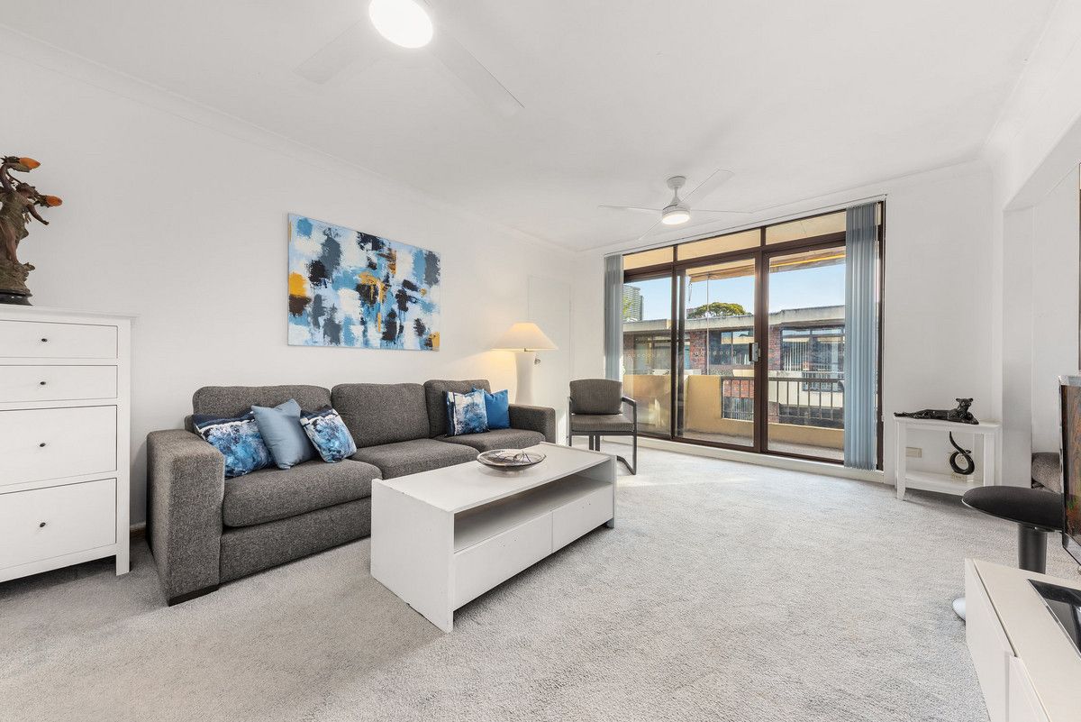 Fabulous Fully Renovated Full Brick Open Plan Apartment