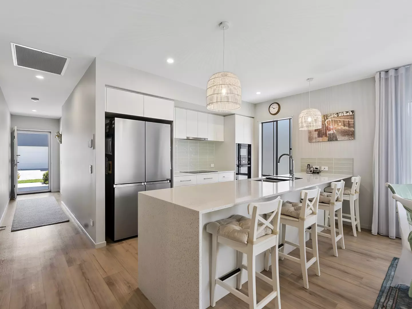 Halcyon Promenade - Established Luxury low maintenance home