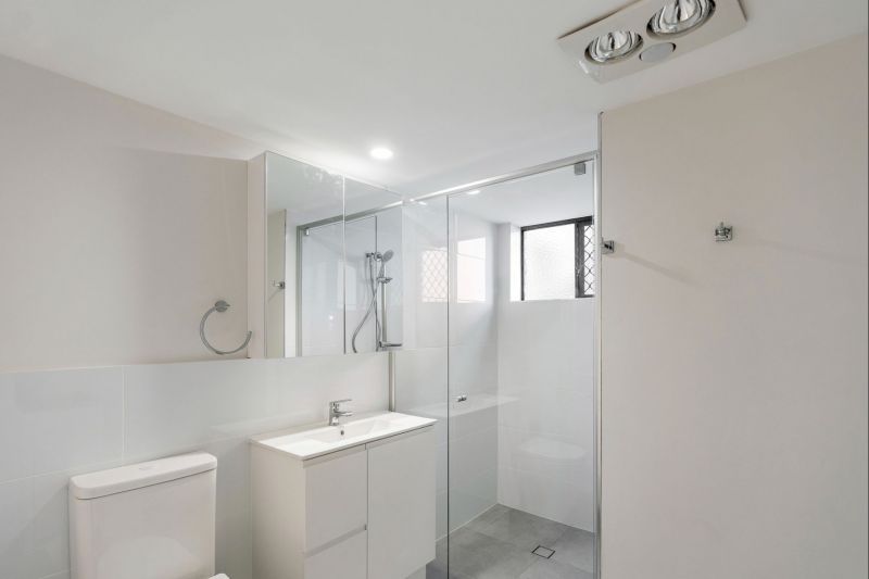 Spacious two-bedroom apartment with stunning bushland views