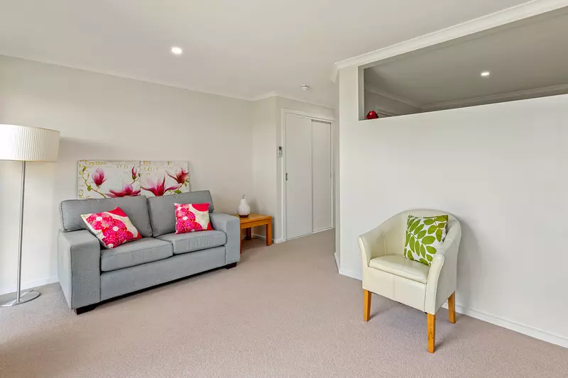 Easy Living Overlooking Peaceful Courtyard Gardens