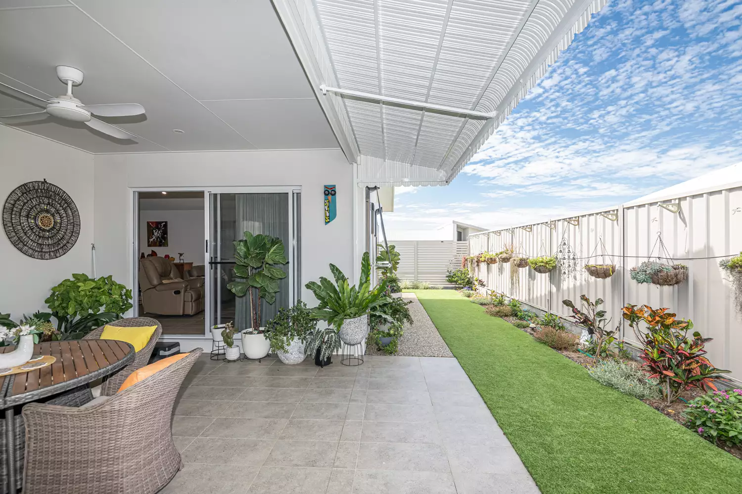 Exquisite Willow Design