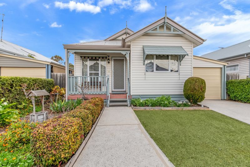 Charming Two-Bedroom Cottage