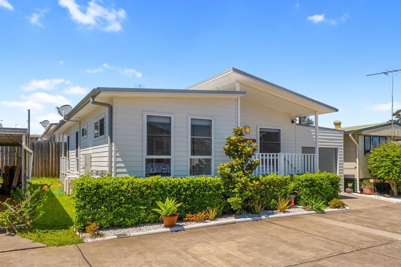 Bright Modern Home with Space for Relaxed Living