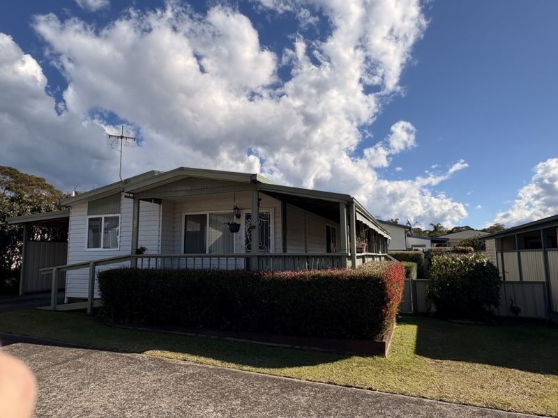 Great Position in Charming Community!