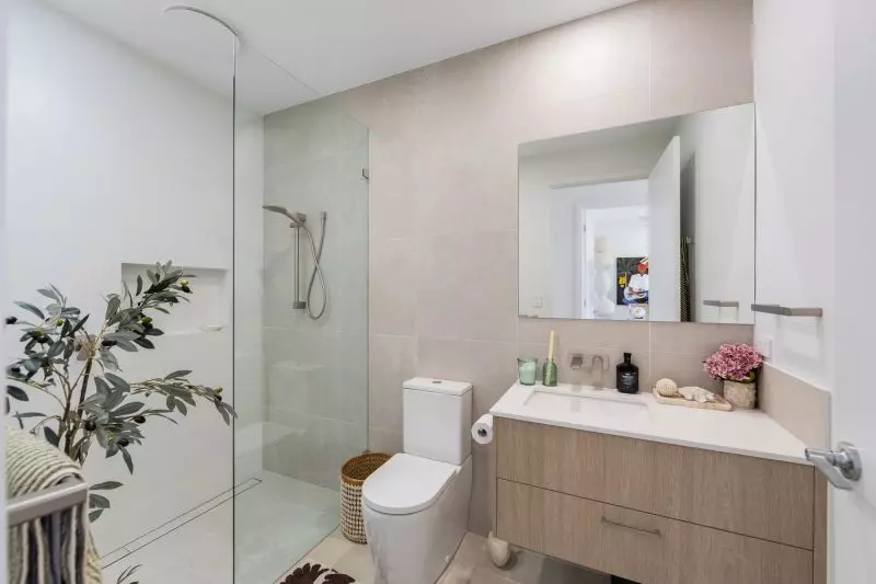 Quiet, Contemporary Living with Privacy and Space