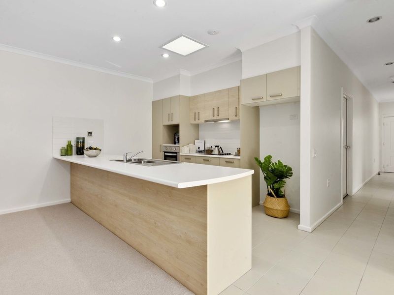 Bright, Stylish Home with Lovely Garden Outlook