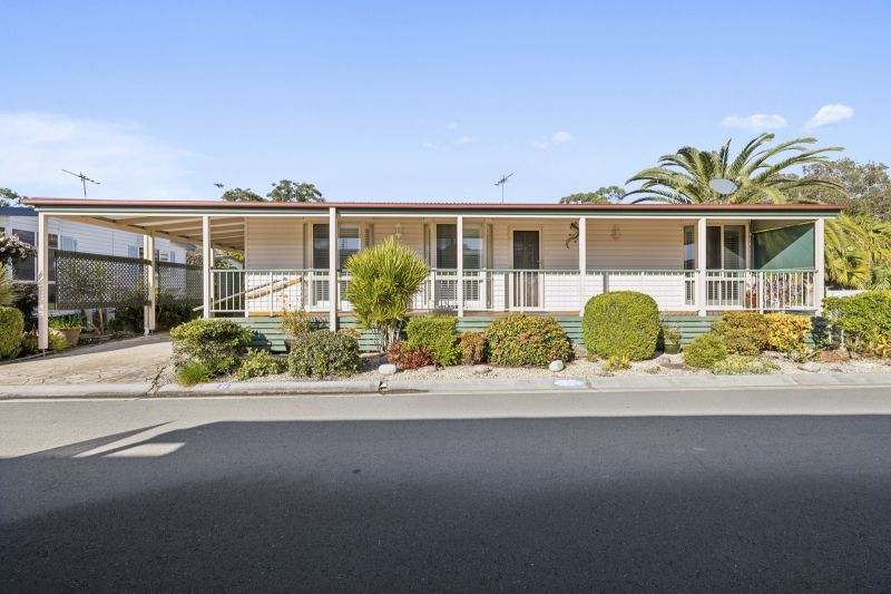 Spacious Home + Stunning Front Deck