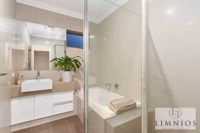 Super spacious, lock and leave Urban living