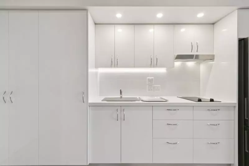 Independent studio apartment with new kitchen