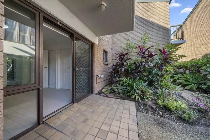 Ground-Floor Retreat with Private Terrace