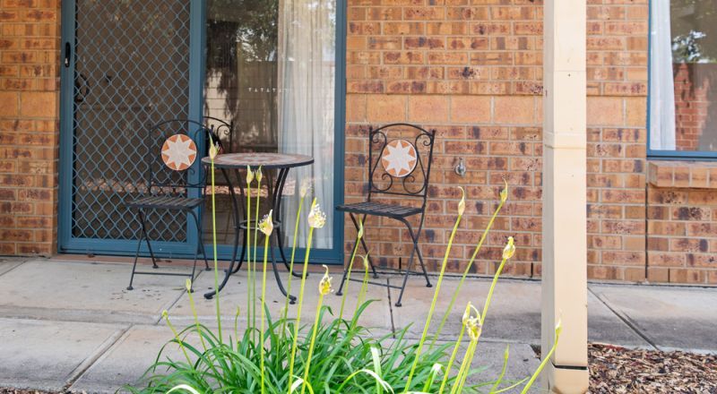 Embrace a relaxing lifestyle in a well-appointed serviced apartment