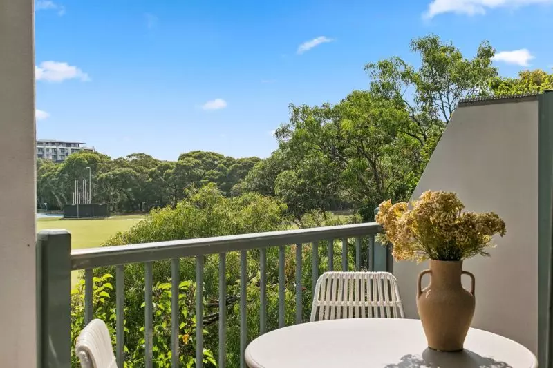 Stunning 2-bedroom apartment with balcony views