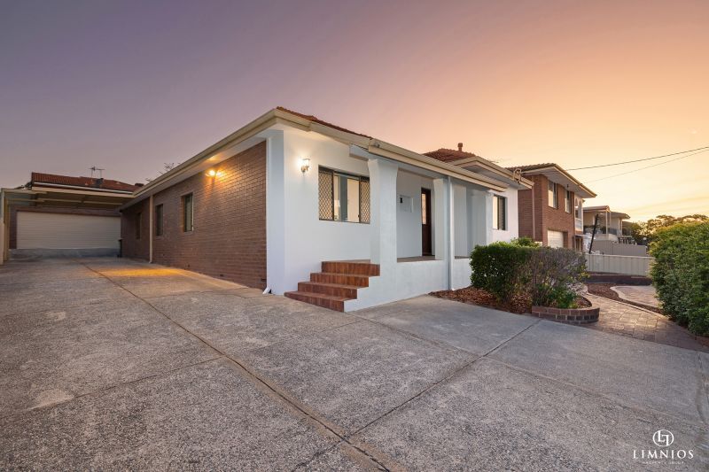 Family Home With Development Options!