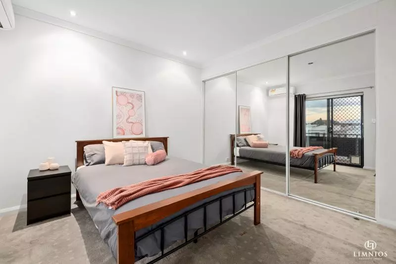 Top Floor with City Vistas!