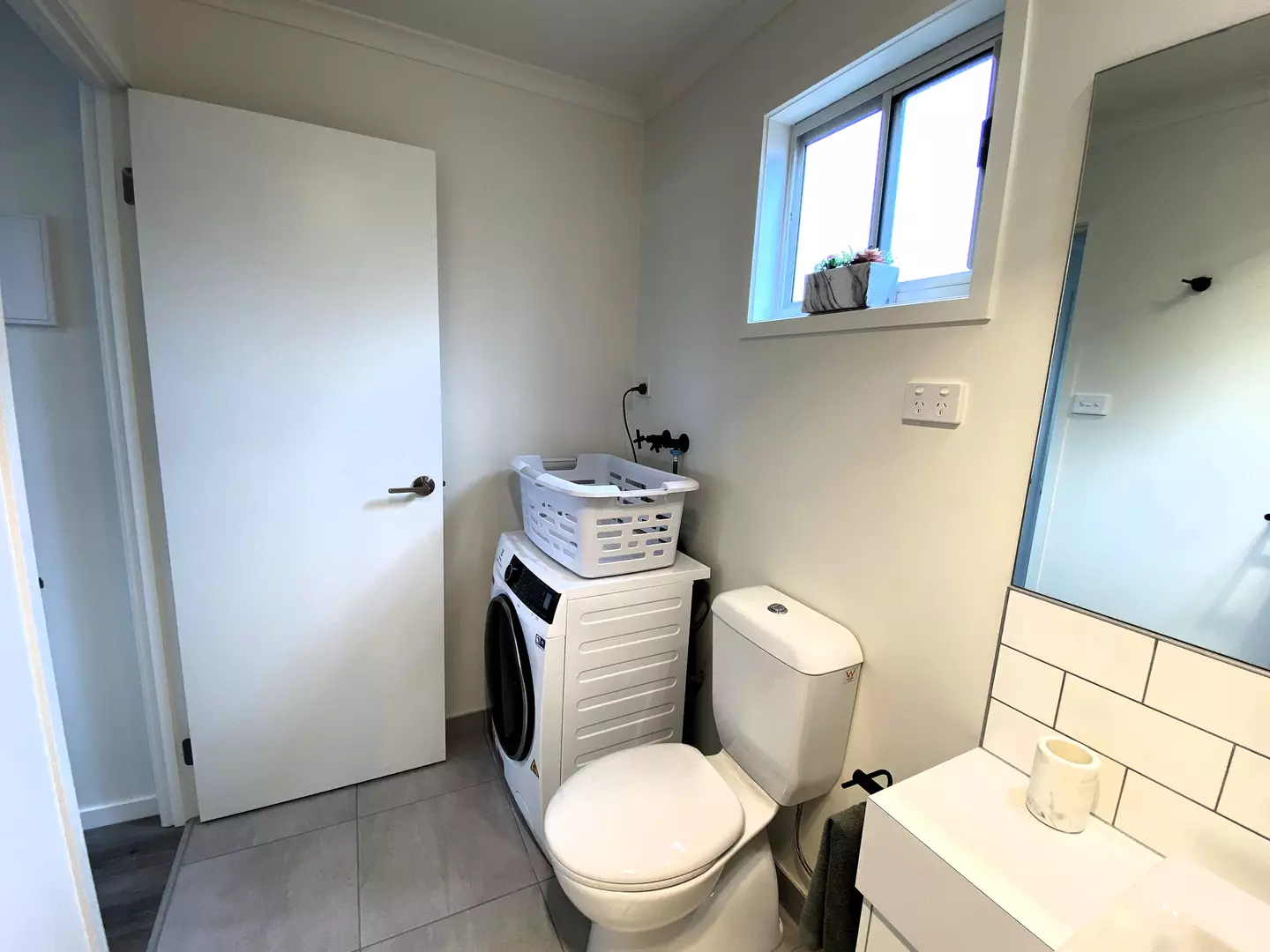 Portland Tourist Park - The Golden Whistler