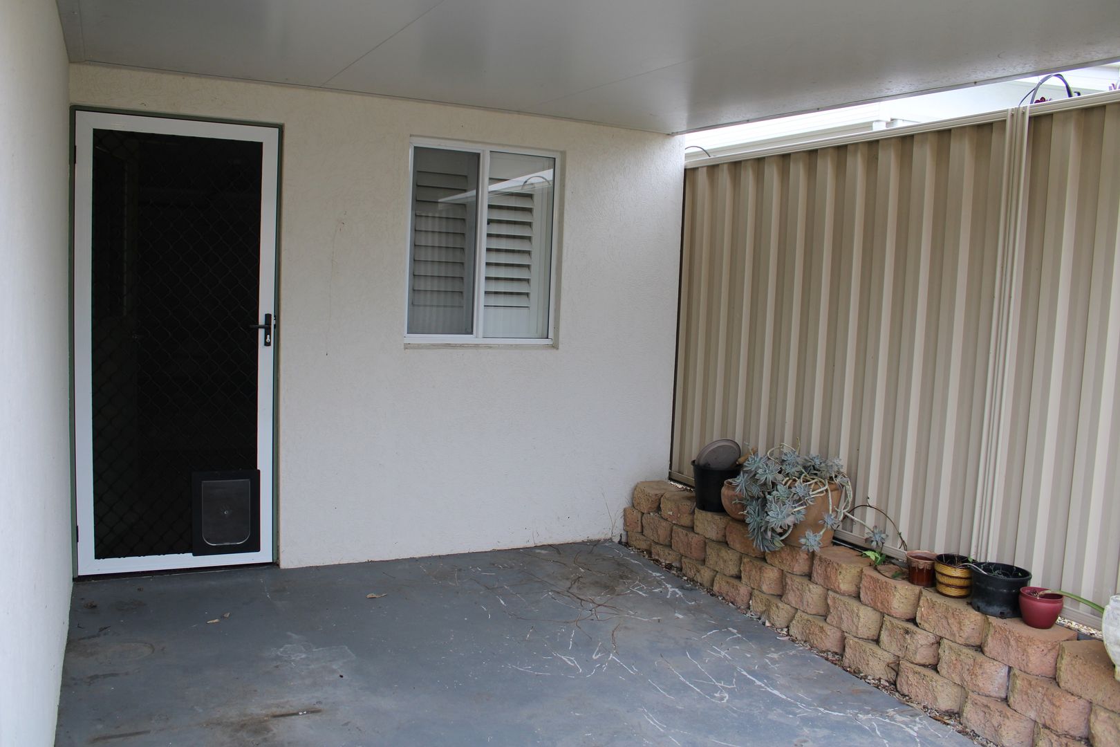 Centrally located 2 bed home in Palm Lake Resort Eagleby