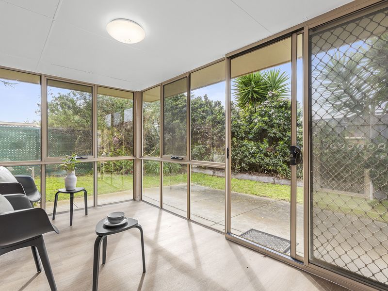 Beautifully presented Unit with Space to Unwind