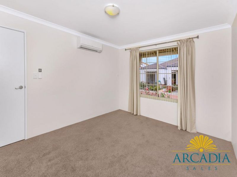 ARCADIA WATERS MADDINGTON - Close to the Clubhouse, with Stone Benchtops.