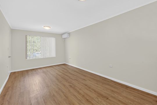 Lovely 1 bedroom unit in Frederick Guest Retirement Village in the heart of Bull Creek.