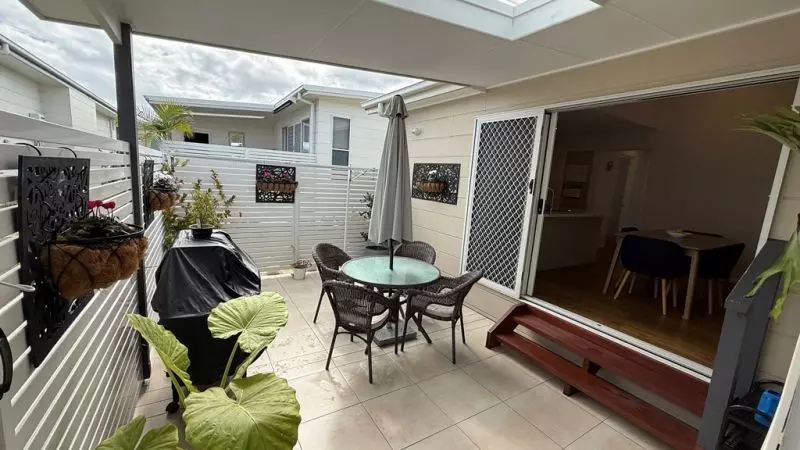 IMMACULATE OVER 50'S LIVING