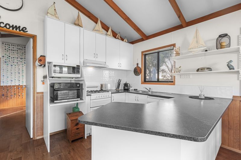 Relaxed Scenic Living – Three Bedroom Home with Outdoor Entertaining