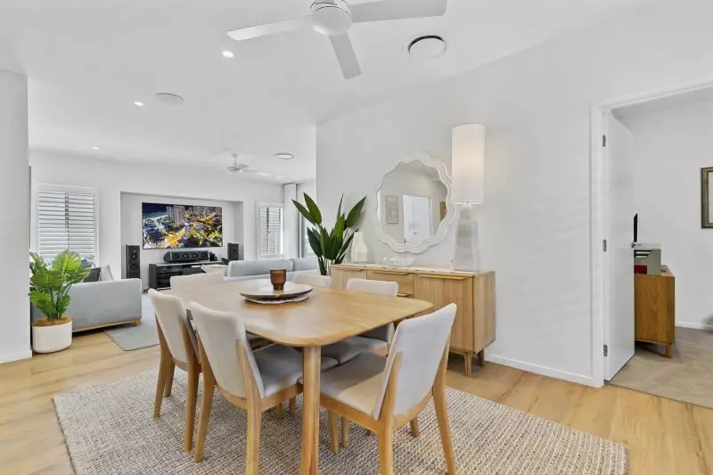 Established Sequoia IN IMMACULATE CONDITION