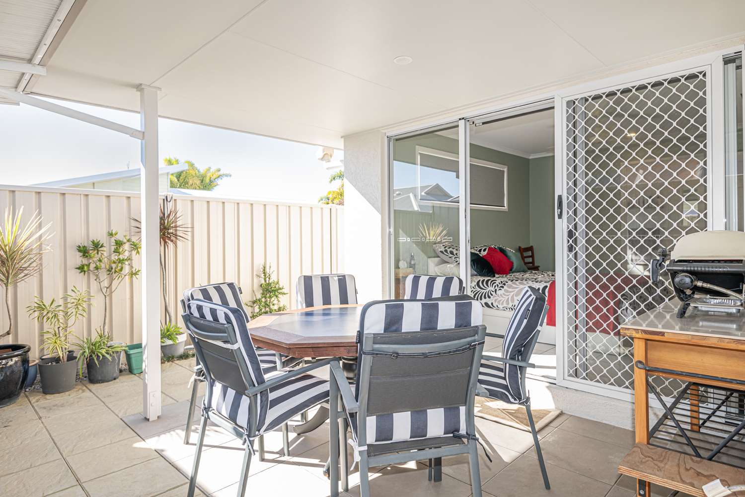 Stunning Corner Block