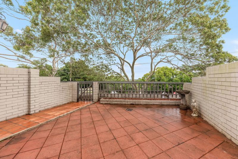 THIS TOWNHOUSE IS READY TO MOVE IN NOW WITH AMPLE SCOPE FOR IMPROVEMENT AND GAIN